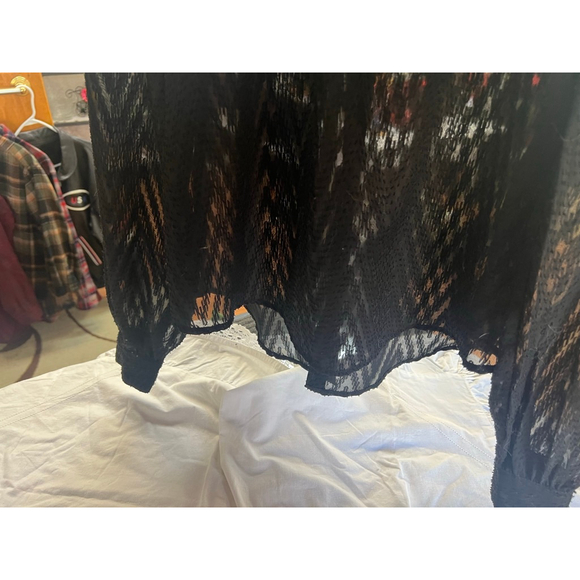 Free People Black Flowy Sheer Chevron Textured Blouse Womens Size XS EUC - Picture 7 of 15
